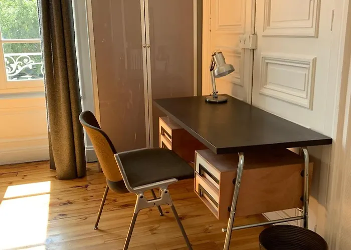 Apartment Spacieux Et Lumineux Place Delille *